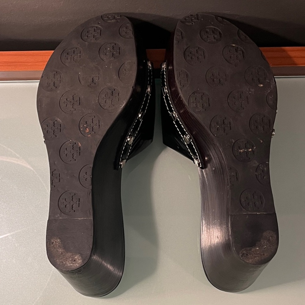 Tory Burch Patent leather Patti Black Platform Slide Sandals - Picture 7 of 9